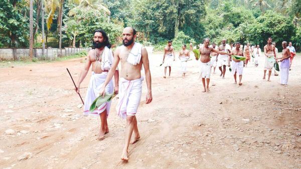 ഭക്തി നിര്‍ഭരമായ ചടങ്ങുകളോടെ കൊട്ടിയൂരില്‍ നീരെഴുന്നുള്ളത്ത് നടത്തി