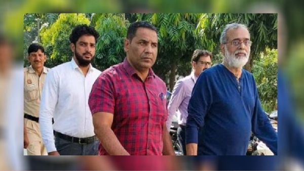 ഡല്‍ഹി പൊലീസിന് തിരിച്ചടി: ന്യൂസ് ക്ലിക്ക് എഡിറ്റർ പ്രബീര്‍ പുരകായസ്തയെ വിട്ടയക്കണമെന്ന് സുപ്രീംകോടതി