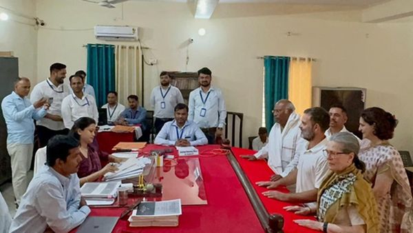 റായ്ബറേലിയിൽ നാമനിർദ്ദേശ പത്രിക സമർപ്പിച്ച് രാഹുൽ ഗാന്ധി; മുന്നിലുള്ളത് വലിയ ലക്ഷ്യം