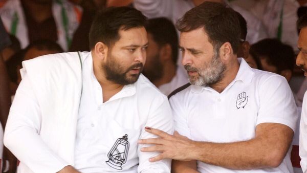 രാഹുല്‍ ഗാന്ധിക്ക് മട്ടണ്‍ കറി വിരുന്നൊരുക്കി തേജസ്വി യാദവ്; ബിജെപിക്ക് പരിഹാസം; വീഡിയോ വൈറല്‍