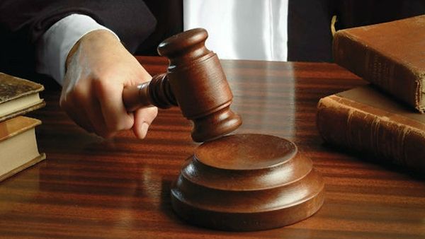 കോടതിയില്‍ കമ്പ്യൂട്ടര്‍ അസിസ്റ്റന്റിനേയും എല്‍ഡിടൈപ്പിസ്റ്റിനേയും ആവശ്യമുണ്ട്: വേറേയും ഒഴിവുകള്‍