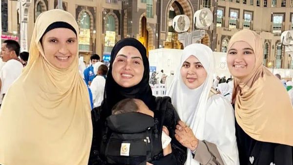 ഹജ്ജ് നിർവ്വഹിക്കാനെത്തി സാനിയ മിർസയും സഹോദരിയും; ഒപ്പം കൂടി നടി സന ഖാൻ