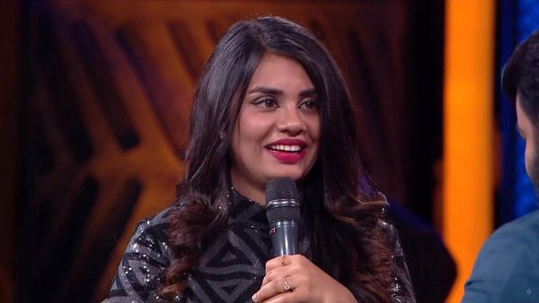 ജാസ്മിനെ മൂന്നാം സ്ഥാനത്ത് എത്തിച്ചത് ഒപ്പം നിന്ന  ആ കൂട്ടർ തന്നെ; പബ്ലിക്കായി വെറുപ്പിച്ച് കളഞ്ഞു