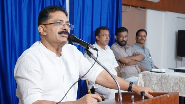 ആ കാഴ്ച കണ്ട് വല്ലാത്ത ഹൃദയ വേദന തോന്നി; ഖബർ സ്ഥാനുകളില്‍ സ്ത്രീകളെ കയറ്റിക്കൂടെ: കെടി ജലീല്‍