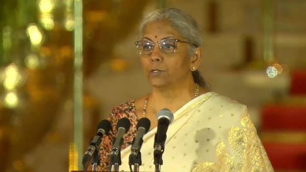 മോദിയുടെ 3 മന്ത്രിസഭിയലും അംഗമായ ഏക വനിത, നേട്ടം സ്വന്തമാക്കി നിര്‍മല സീതാരാമന്‍