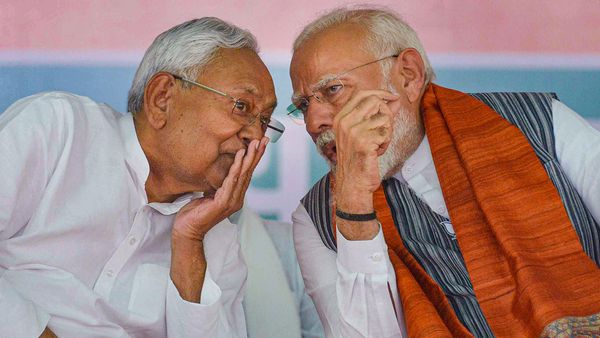 പണിതുടങ്ങി ജെഡിയു; ബിഹാറിന് പ്രത്യേക പദവി ആവശ്യപ്പെടും, ഉന്നതാധികാരസമിതിയില്‍ തീരുമാനം