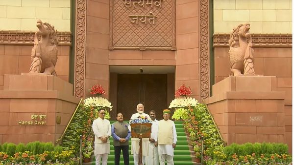 ഭരണഘടനാ തത്വങ്ങള്‍ പിന്തുടരും: എല്ലാവരുടേയും പിന്തുണ ഉറപ്പാക്കുമെന്നും നരേന്ദ്ര മോദി