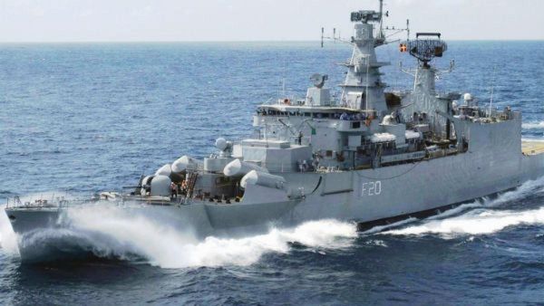 തീപ്പിടുത്തത്തില്‍ ഐഎന്‍എസ് ബ്രഹ്‌മപുത്രയ്ക്ക് കനത്ത നാശനഷ്ടം; സേനാംഗത്തെ കാണാനില്ല