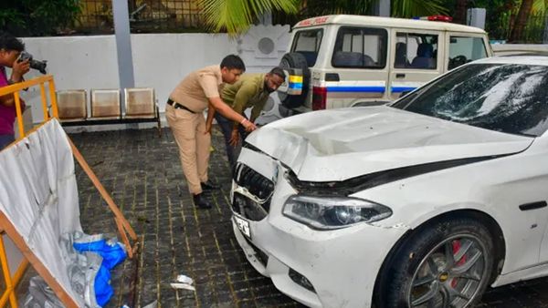 ദമ്പതികളെ ഇടിച്ച് തെറിപ്പിച്ച് കാര്‍ നിര്‍ത്താതെ പോയി, ഒരു മരണം; ശിവസേന നേതാവ് കസ്റ്റഡിയില്‍