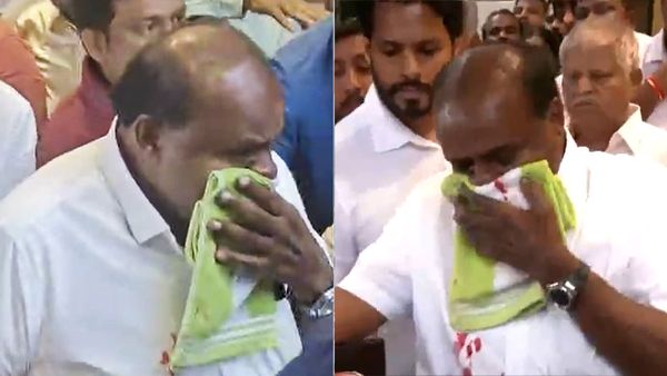 വാര്‍ത്തസമ്മേളനത്തിനിടെ കുമാരസ്വാമിയുടെ മൂക്കില്‍ നിന്ന് രക്തസ്രാവം