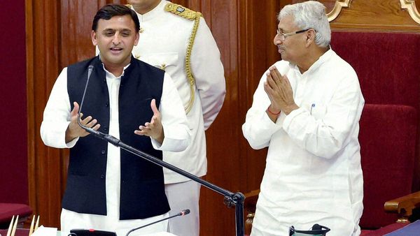 മാതാ പ്രസാദ് പാണ്ഡെ ഉത്തര്‍പ്രദേശ് പ്രതിപക്ഷ നേതാവ്; എത്തുന്നത് അഖിലേഷിന് പകരക്കാരനായി