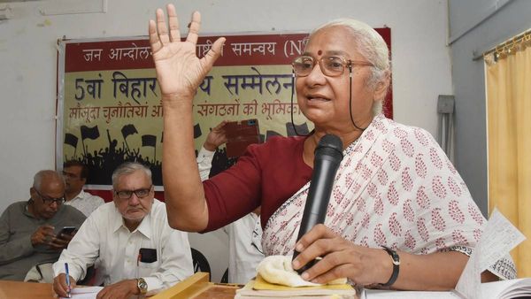 അപകീര്‍ത്തി കേസില്‍ മേധ പട്കര്‍ക്ക് 5 മാസം തടവ്, 10 ലക്ഷം നഷ്ടപരിഹാരം നല്‍കണം