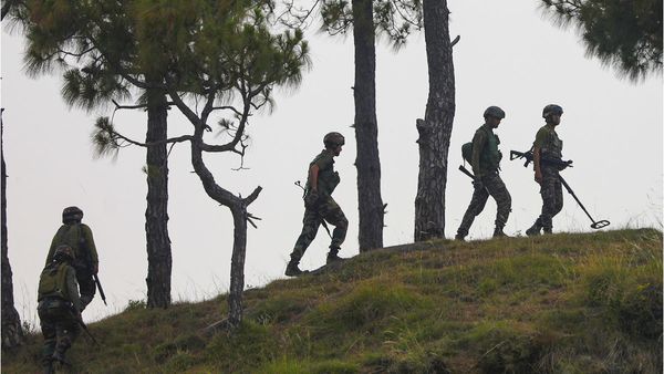 കശ്മീരില്‍ സൈനിക ക്യാംപിന് നേരെ ഭീകരാക്രമണം; ഒരു സൈനികന് പരിക്കേറ്റതായി റിപ്പോര്‍ട്ട്