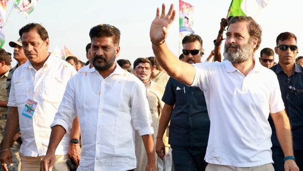 തെലങ്കാനയില്‍ ആ പത്ത് എംഎല്‍എമാർ അയോഗ്യരാകുമോ? രാഹുലിനും വിമർശനം, ബിആർഎസ് പരാതി നല്‍കി