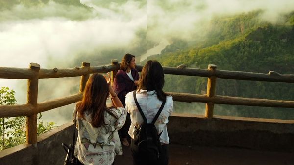 കടലും കായലും മാത്രമല്ല, കേരളത്തിലെ ട്രെക്കിങും പൊളിയാണ്, റാണിപുരം മുതൽ അഗസ്ത്യാര്‍കൂടം വരെ