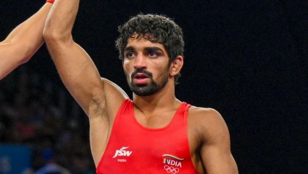 10 മണിക്കൂറില്‍ കുറച്ച് 4.5 കിലോ, ഇടിക്കൂട്ടിലെ മെഡല്‍ ജേതാവ് അമാന്‍ സെഹരാവത് ഭാരം കുറച്ചത് ഇങ്ങനെ