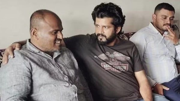 ഗൗരി ലങ്കേഷ് കേസിലെ പ്രതിക്കൊപ്പം ബിജെപി നേതാവ്: രൂക്ഷവിമർശനവുമായി ദിനേശ് ഗുണ്ടു റാവു