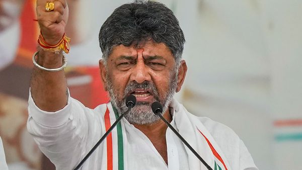 സിബിഐയ്ക്ക് കനത്ത തിരിച്ചടി; ഡികെ ശിവകുമാറിനെതിരായ ഹര്‍ജി തള്ളി ഹൈക്കോടതി