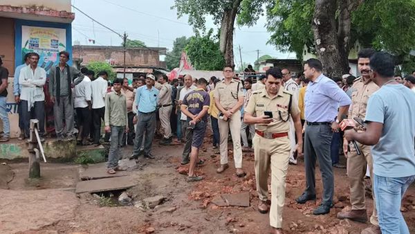 ക്ഷേത്രമതില്‍ ഇടിഞ്ഞുവീണ് ഒമ്പത് കുട്ടികള്‍ക്ക് ദാരുണാന്ത്യം; നിരവധി പേര്‍ക്ക് പരിക്ക്