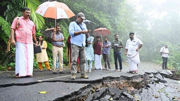 അപകടാവസ്ഥ തുടരുന്നു, നിടുംപൊയില്‍- മാനന്തവാടി ചുരം റോഡിലുളള വാഹനഗതാഗത നിരോധനം തുടരും