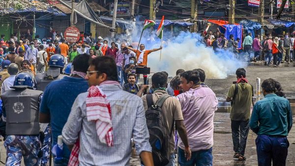 കൊല്‍ക്കത്ത ബലാത്സംഗക്കൊല; പ്രതിഷേധ മാര്‍ച്ചില്‍ സംഘര്‍ഷം, നാളെ ബിജെപിയുടെ ബംഗാള്‍ ബന്ദ്