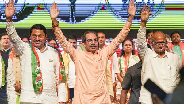 'ആരെ മുഖ്യമന്ത്രി സ്ഥാനാര്‍ത്ഥിയാക്കിയാലും പിന്തുണക്കും'; കോണ്‍ഗ്രസിനോടും പവാറിനോടും താക്കറെ