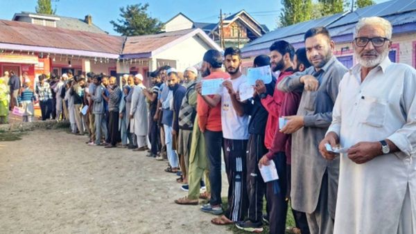 ആദ്യഘട്ടത്തില്‍ പ്രതീക്ഷിച്ച ആവേശമില്ല: ജമ്മു കശ്മീർ ഒളിപ്പിച്ചുവെക്കുന്ന രഹസ്യം എന്ത്