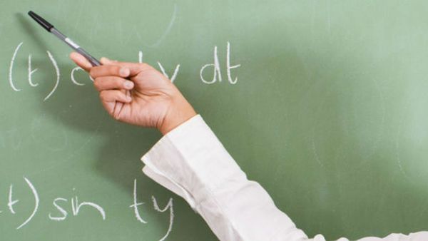 അധ്യാപക ദിനത്തില്‍ അധ്യാപകനെ മര്‍ദ്ദിച്ചു, വിദ്യാര്‍ത്ഥികള്‍ക്കെതിരെ കേസെടുത്തു