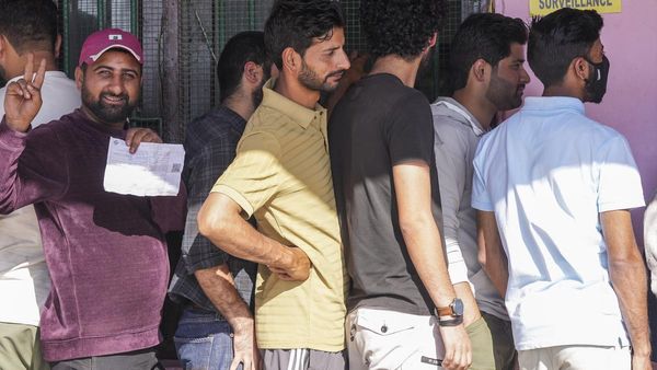 ജമ്മു കശ്മീരില്‍ വോട്ടെടുപ്പ് അവസാനിച്ചു; മൂന്നാം ഘട്ടത്തില്‍ കനത്ത പോളിംഗ്