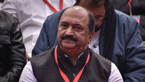 സര്‍വീസ് ജീവനക്കാര്‍ക്കും അധ്യാപകര്‍ക്കും ഒരു ഗഡു ക്ഷാമബത്ത അനുവദിച്ച് സര്‍ക്കാര്‍