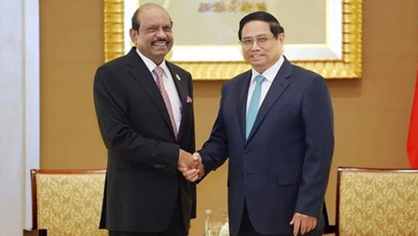 ലുലു ഗ്രൂപ്പിനെ ഞങ്ങള്‍ക്കും വേണം: ലുലു മറ്റൊരു രാജ്യത്തേക്കും: യൂസഫലിയെ നേരിട്ട് ക്ഷണിച്ച് ആ പ്രധാനമന്ത്രി