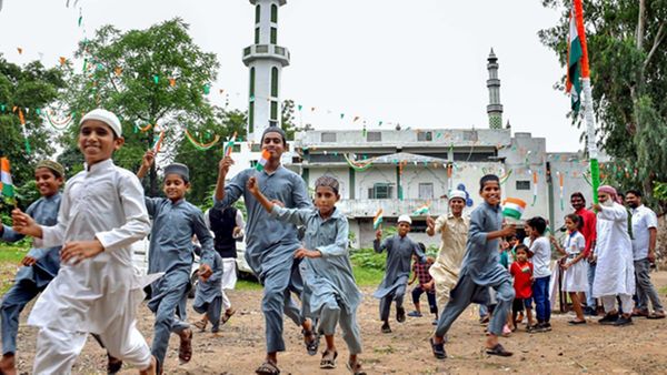 മദ്രസകള്‍ അടച്ചുപൂട്ടണം: കേന്ദ്ര നിർദേശം എന്തുകൊണ്ട് കേരളത്തെ ബാധിക്കില്ല, ആ മദ്രസകള്‍ അല്ല ഇവിടെ