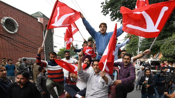 ജമ്മു കശ്മീരില്‍ ഫിഫ്റ്റി അടിച്ച് എന്‍സി-കോണ്‍ഗ്രസ് സഖ്യം: സ്വതന്ത്ര എംഎല്‍എ എന്‍സിയിലേക്ക്