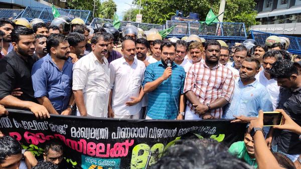 സിറ്റി പൊലീസ് കമ്മിഷണര്‍ ഓഫിസിലേക്ക് മാര്‍ച്ച്: യൂത്ത് ലീഗ് പ്രവര്‍ത്തകര്‍ക്കെതിരെ കേസ്