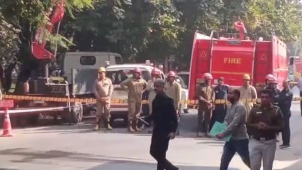 ഡൽഹി പ്രശാന്ത് വിഹാറിൽ പിവിആർ മൾട്ടിപ്ലക്‌സിന് സമീപം സ്ഫോടനം; സ്ഥലത്ത് പോലീസ് പരിശോധന