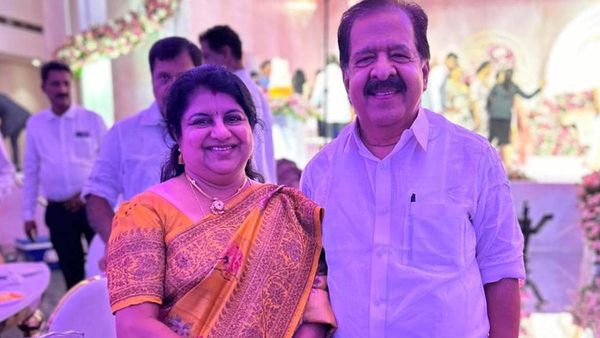 'തിരക്കുകളിൽ നിന്ന് പിടിച്ചെടുത്ത് ഒരു ജീവിതമുണ്ടാക്കി, നെടുംതൂണായി'; ഭാര്യയെക്കുറിച്ച് രമേശ് ചെന്നിത്തല