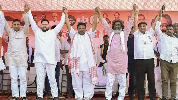 ആദിവാസികള്‍ ഒന്നടങ്കം സോറനൊപ്പം നിന്നു; ബിജെപിക്ക് തൊട്ടതെല്ലാം പിഴച്ചു