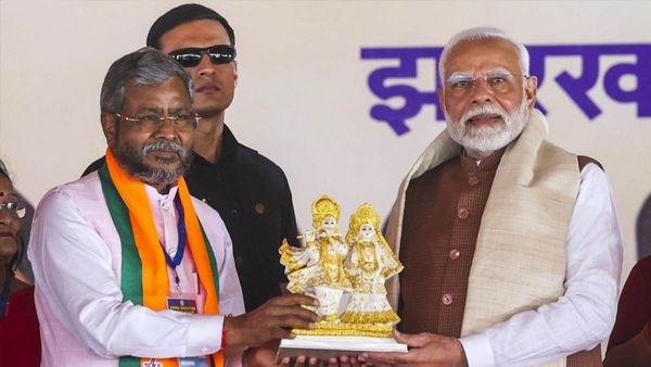 ജാര്‍ഖണ്ഡ് ഫലം: ആദ്യ സൂചനകളില്‍ ബിജെപി, ജെഎംഎം-കോണ്‍ഗ്രസ് സഖ്യത്തിന് കാലിടറുന്നു