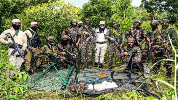 മണിപ്പൂരില്‍ സൈനിക ക്യാമ്പ് ആക്രമിച്ച് തീവ്രവാദികള്‍, 10 പേര്‍ കൊല്ലപ്പെട്ടു