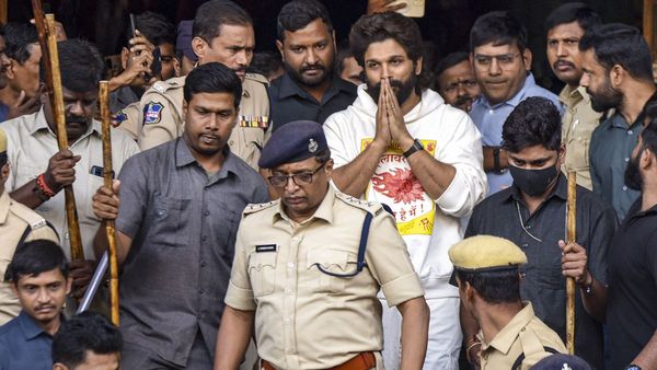 പുഷ്പ 2: ചികിത്സയില്‍ കഴിയുന്ന കുട്ടിയുടെ കുടുംബത്തിന് 2 കോടി രൂപ നല്‍കും: അല്ലു അർജുന്റെ വക 1 കോടി