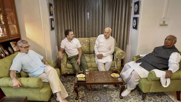 മുഖ്യമന്ത്രിയായി കഴിഞ്ഞപ്പോള്‍ എന്താ ഇങ്ങനെ..? ഒമറിനോട് കോണ്‍ഗ്രസ്