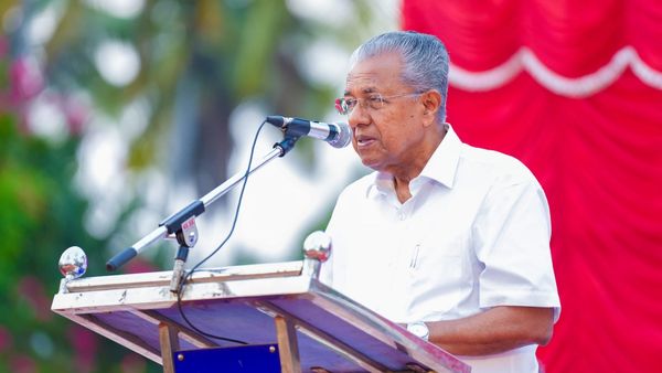 'കേന്ദ്രം കേരളത്തോട് പക പോക്കുകയാണ്, അമിത് ഷാ നുണ പറയുന്നു'; സുരേഷ് ഗോപിയേയും വിമർശിച്ച് പിണറായി