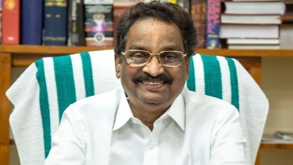 'മോന്തായം വളഞ്ഞാൽ കഴുക്കോലും വളയും'; സിപിഎം ജില്ലാ സമ്മേളനത്തിൽ എകെ ബാലന് രൂക്ഷവിമർശനം