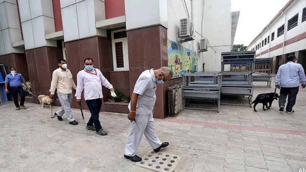 പരീക്ഷ മാറ്റിവെപ്പിക്കാന്‍ വ്യാജബോംബ് ഭീഷണി അയച്ചത് 23 സ്‌കൂളുകള്‍ക്ക്; വിദ്യാര്‍ത്ഥി പിടിയില്‍