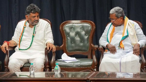 സിദ്ധരാമയ്യ ഒഴിയുന്നു... ശിവകുമാര്‍ മുഖ്യമന്ത്രിപദത്തിലേക്ക്, അവകാശവാദവുമായി ജര്‍ക്കിഹോളിയും