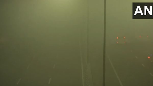 ഉത്തരേന്ത്യയിൽ കനത്ത മൂടൽമഞ്ഞ്; ട്രെയിൻ, വിമാന സർവീസുകളെ ബാധിച്ചു