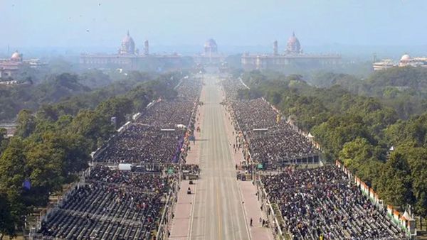 റിപ്പബ്ലിക് ദിനാഘോഷ നിറവില്‍ രാജ്യം: ഇന്ത്യന്‍ ശക്തി വിളിച്ചോതി കർത്തവ്യ പഥില്‍ സൈനിക പരേഡ്