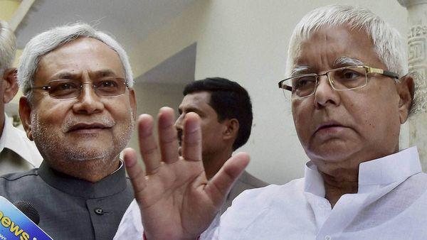 നിതീഷ് വീണ്ടും മറുകണ്ടം ചാടുമോ? ലാലുവിന്റേത് വെറും തമാശയല്ല... എന്‍ഡിഎയുടെ അന്ത്യമായെന്ന് തേജസ്വി