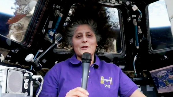 ഏറ്റവും കൂടുതല്‍ സമയം ബഹിരാകാശത്ത് നടന്ന വനിത; ചരിത്രം കുറിച്ച് സുനിത വില്യംസ്