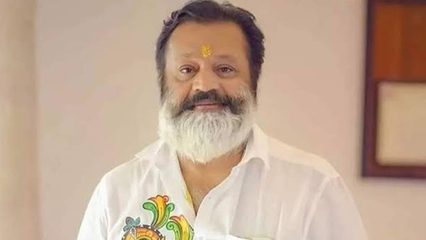 'രാഷ്ട്രീയക്കാരെക്കാളും മികച്ച രീതിയിലാണ് 3 പേരും സംസാരിച്ചത്'; യുവനടികളെക്കുറിച്ച്  സുരേഷ് ​ ​ഗോപി